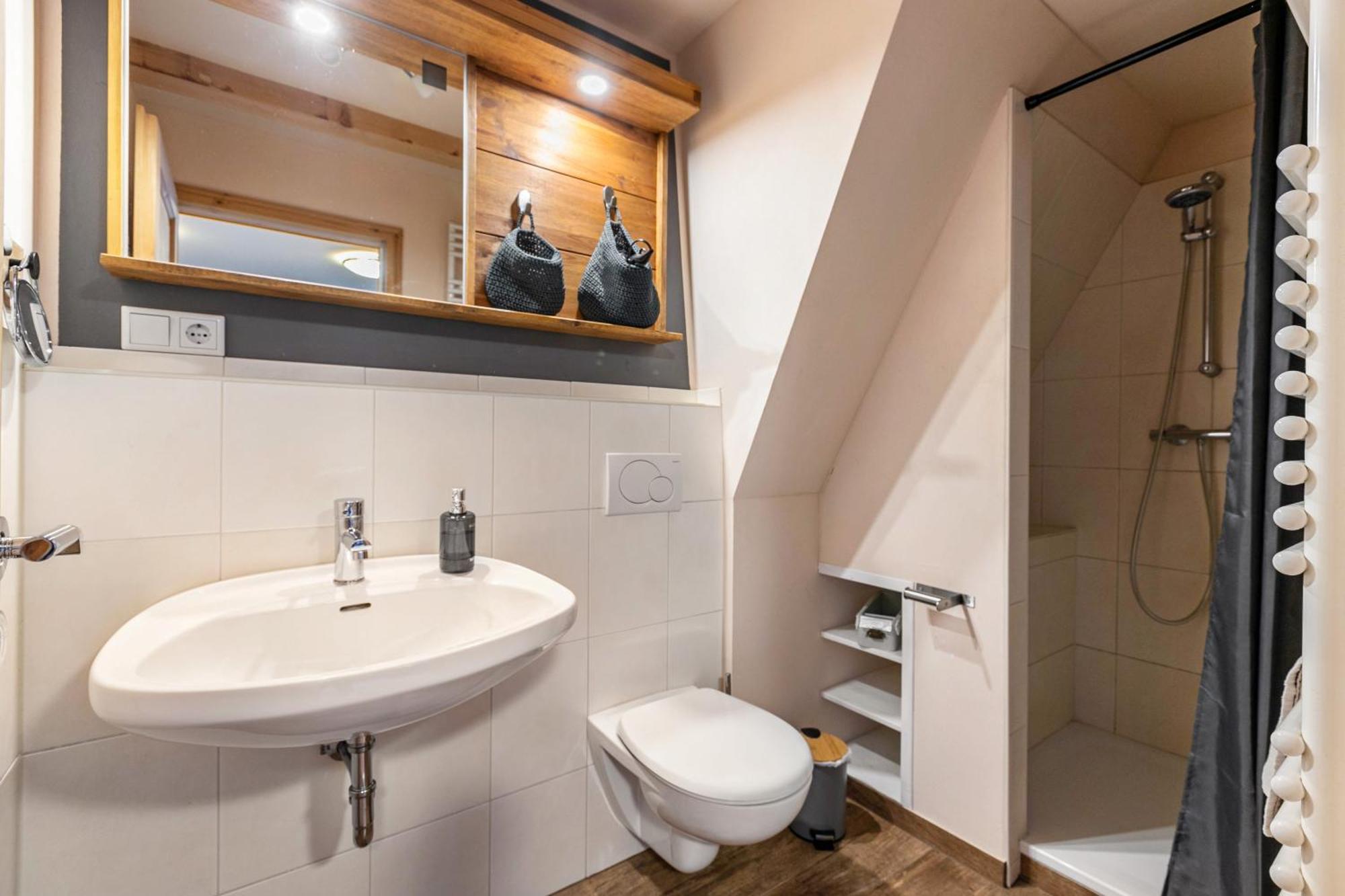 Blauquarz Und Rauchquarz Apartment Reussenkoge ภายนอก รูปภาพ